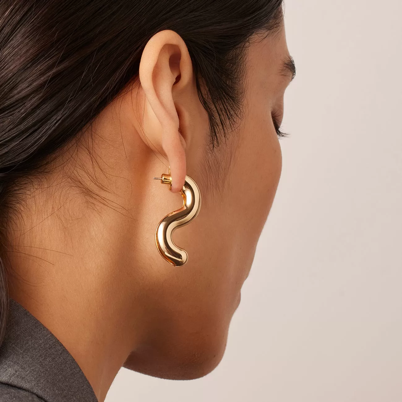 14K Gold Ola S-Shaped Earrings