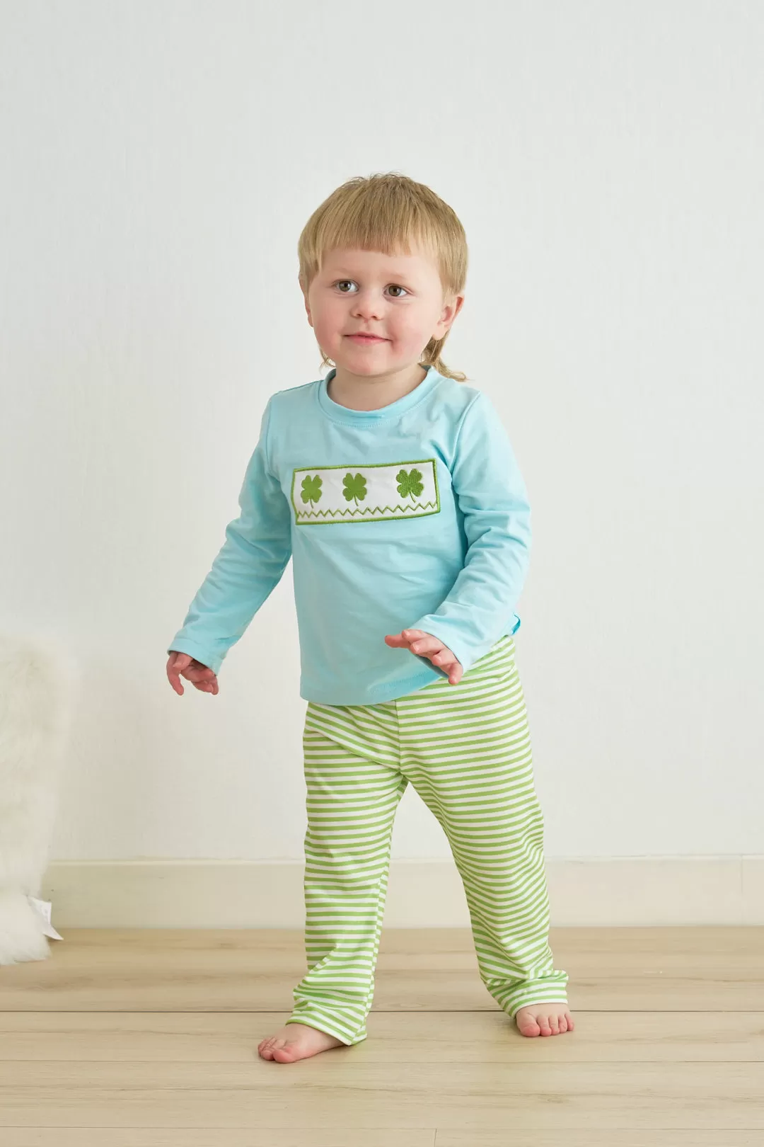 Blue clover embroidery boy set