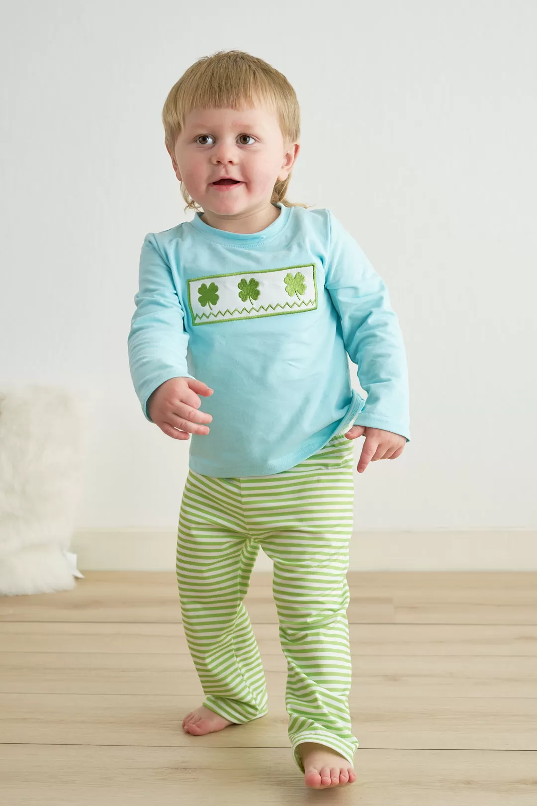 Blue clover embroidery boy set