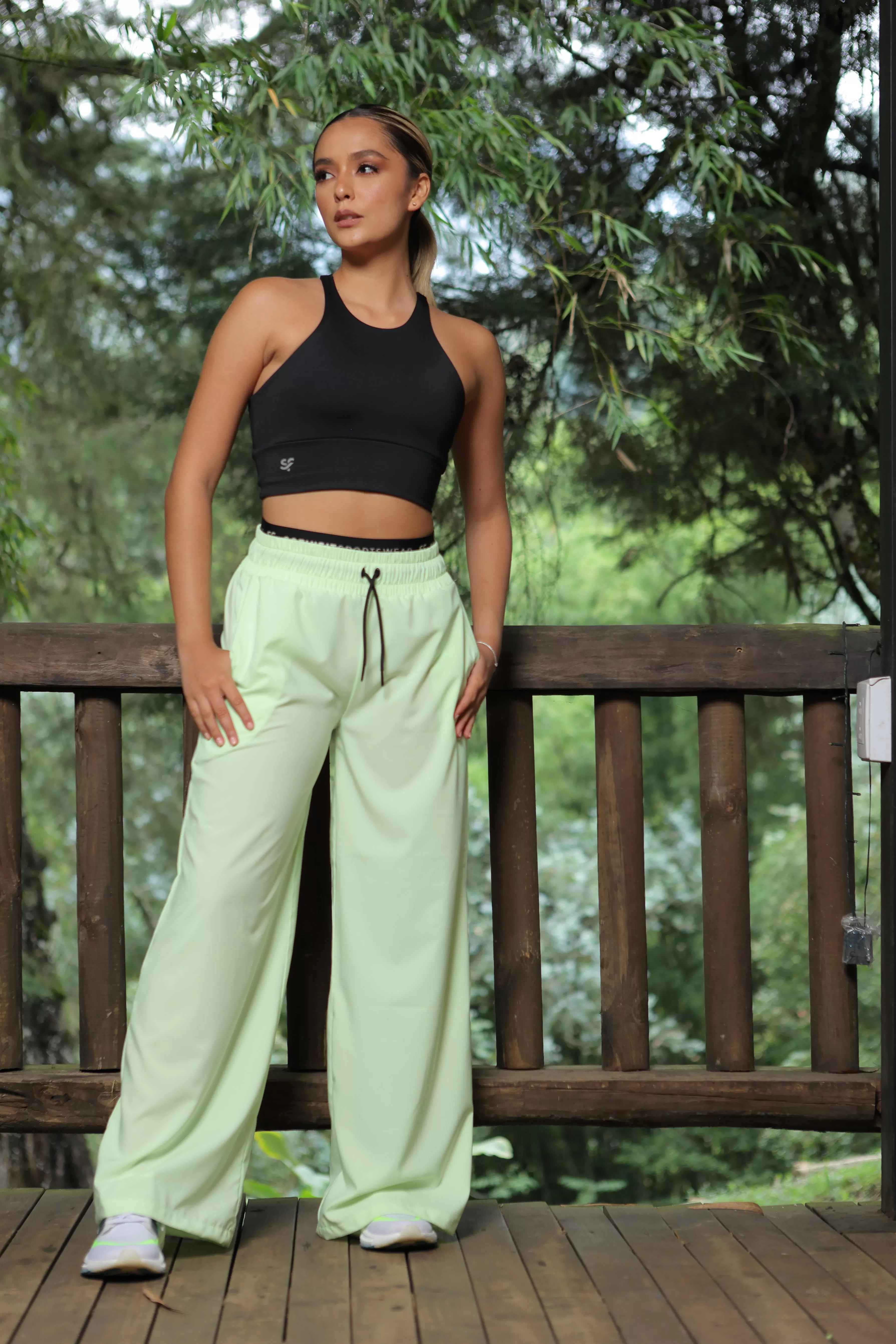 CROP TOP TOKIO MATTE CON SECADO RÁPIDO Y SOPORTE ALTO, SIN COPAS