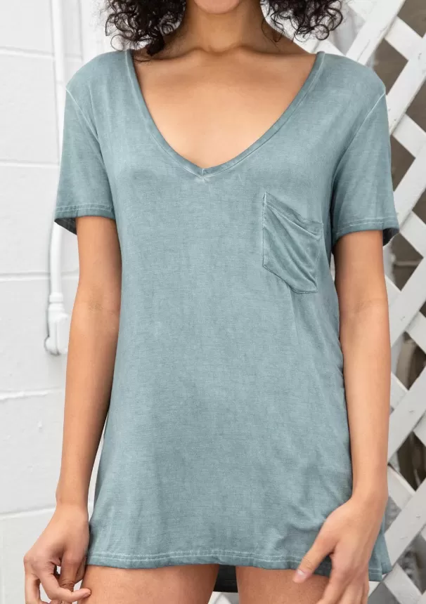 DEEP VNECK WITH POCKET DETAIL