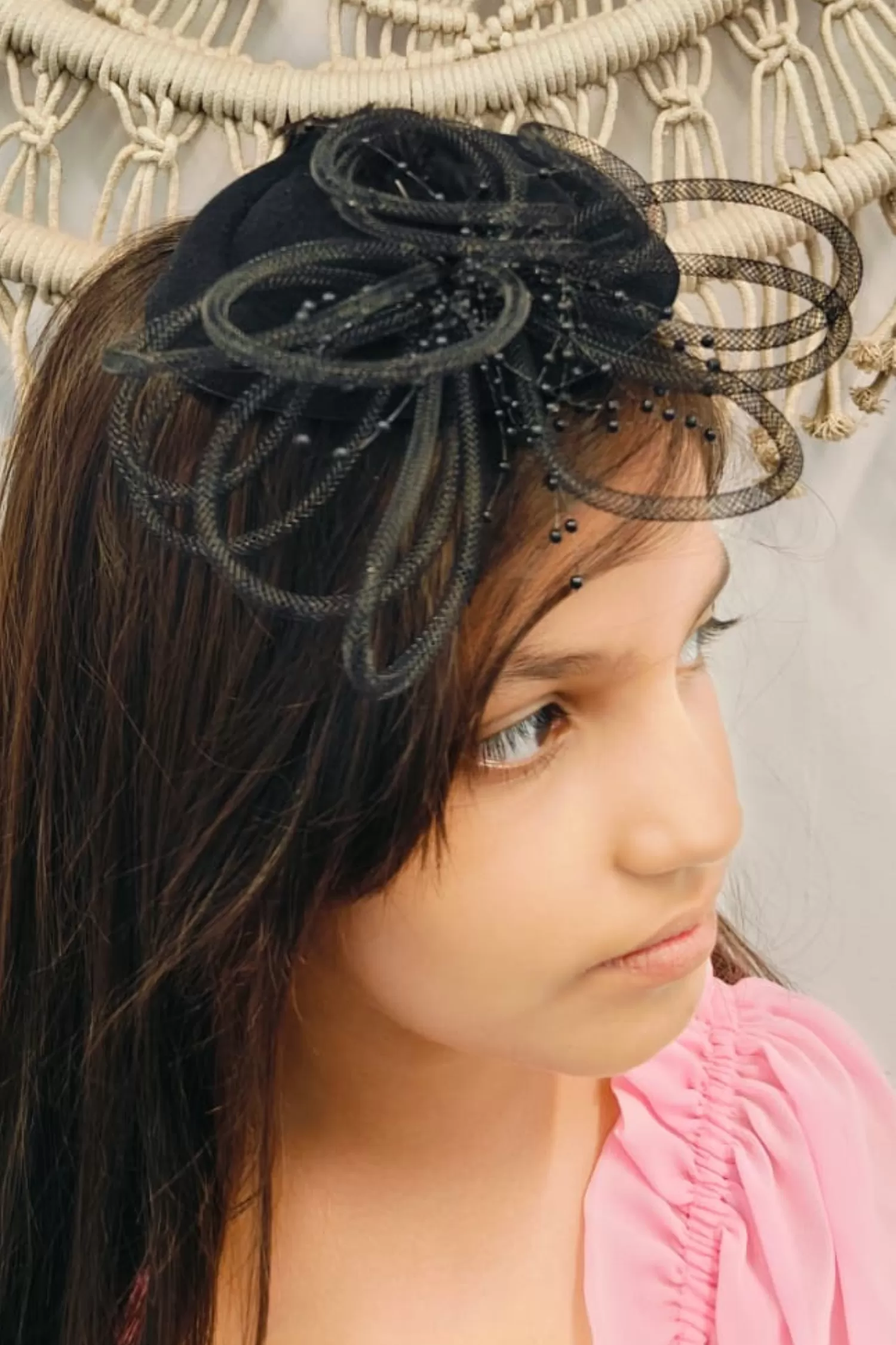 Derby Pearl Black Fascinator