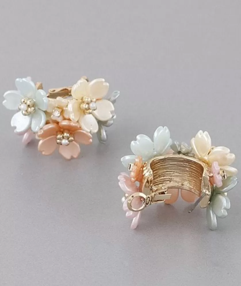 Flower hoop earrings