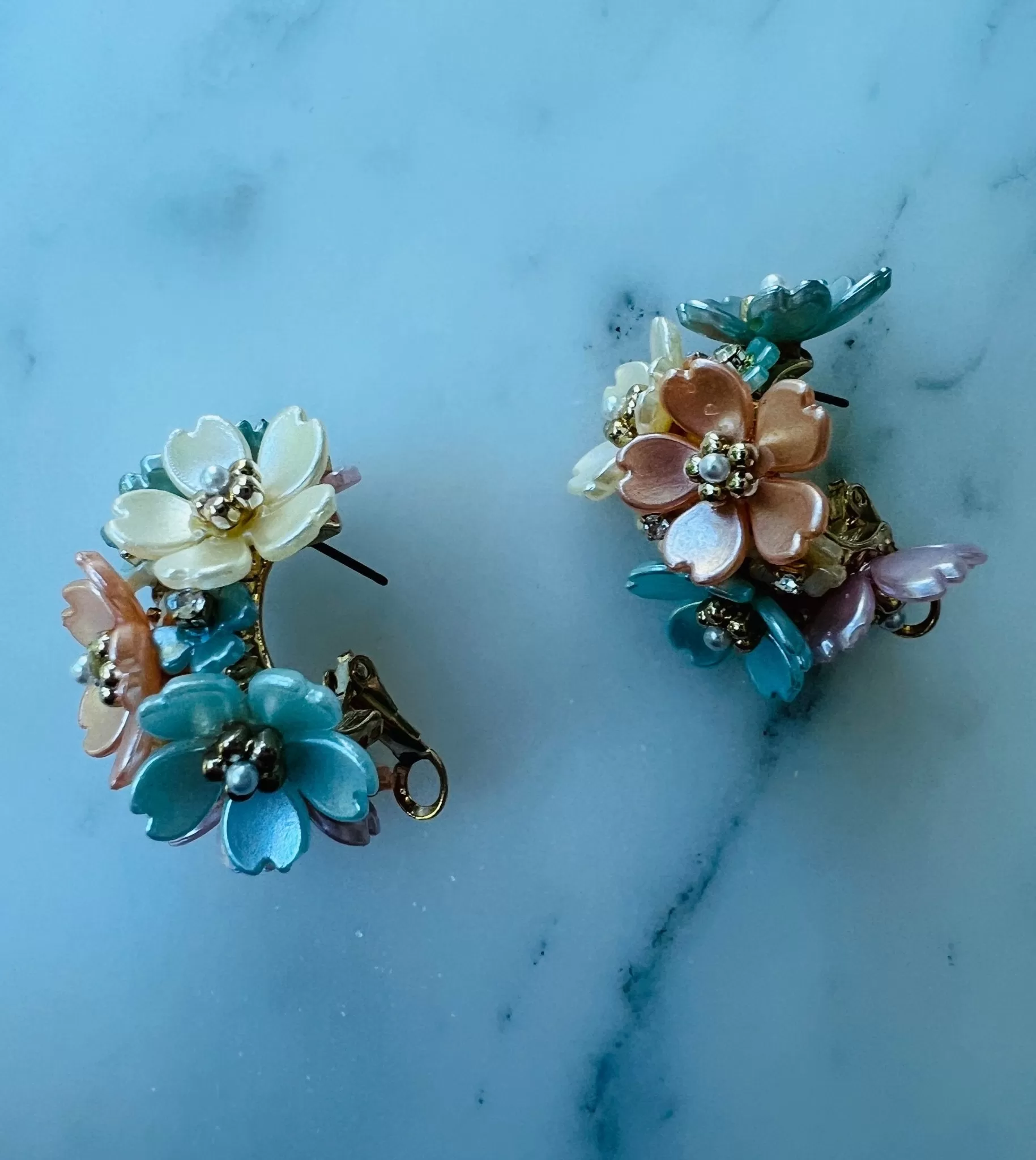 Flower hoop earrings