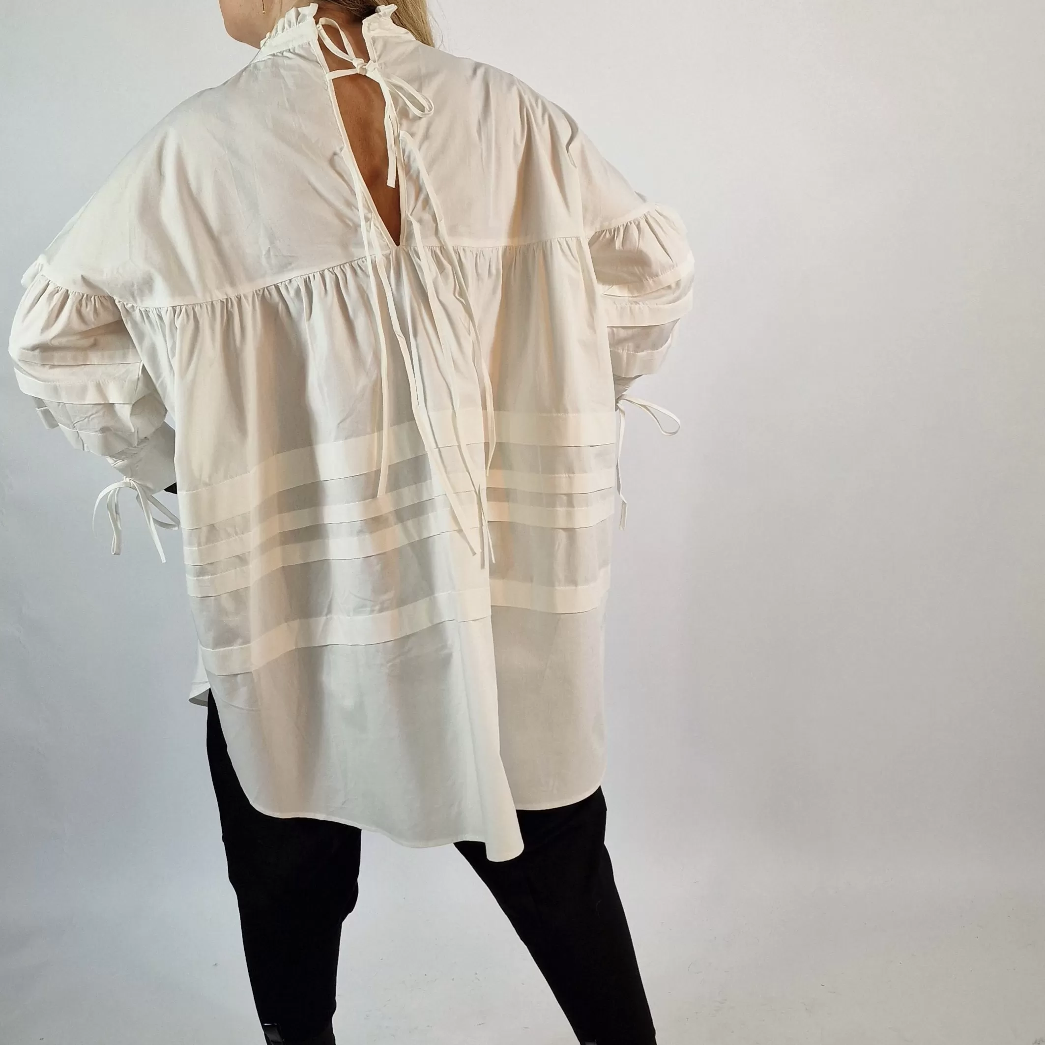 Jazz Up Balta Lele Bell Style Shirt