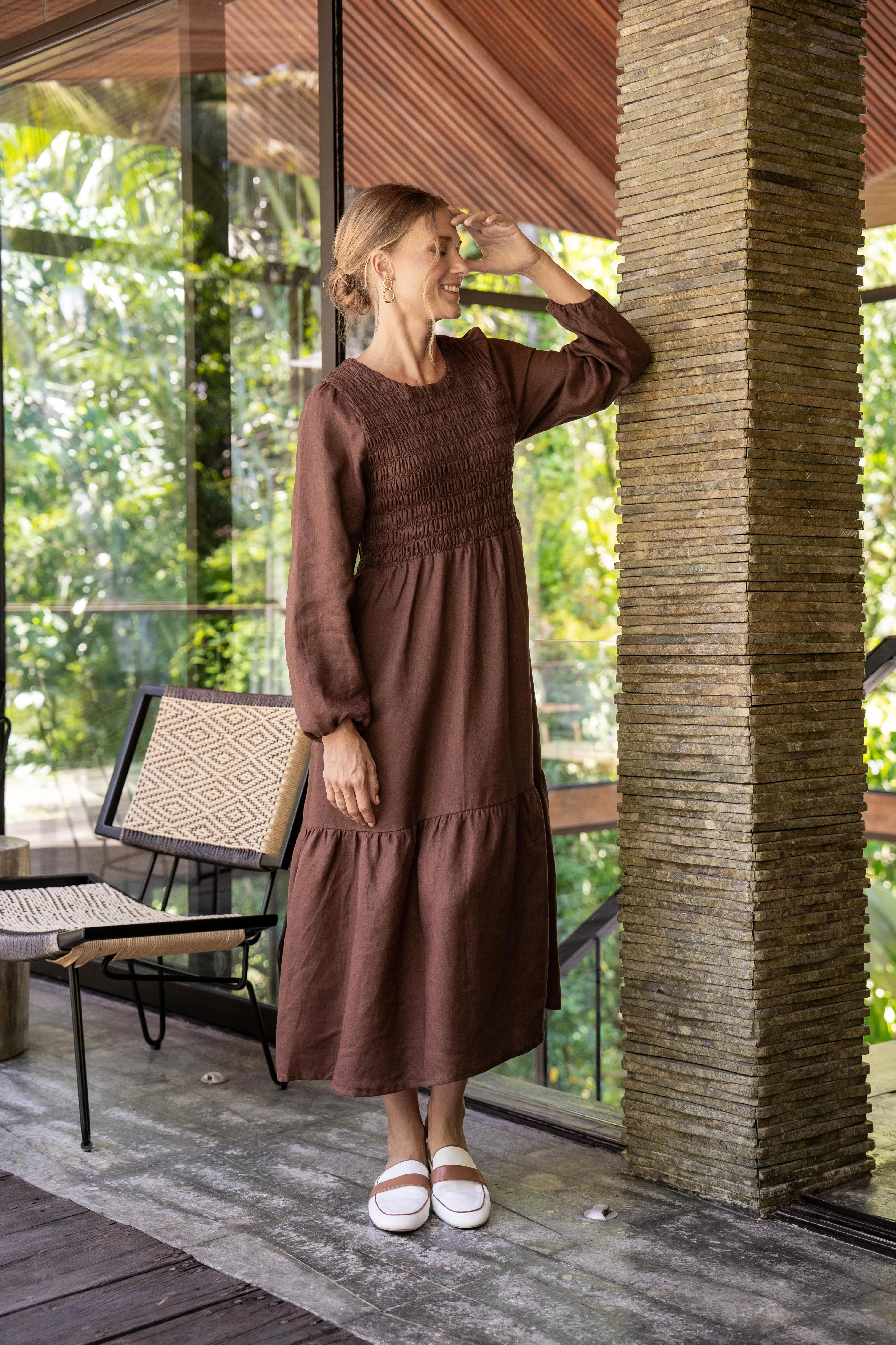 Minden Linen Shirred Long Sleeve Dress in Raisin