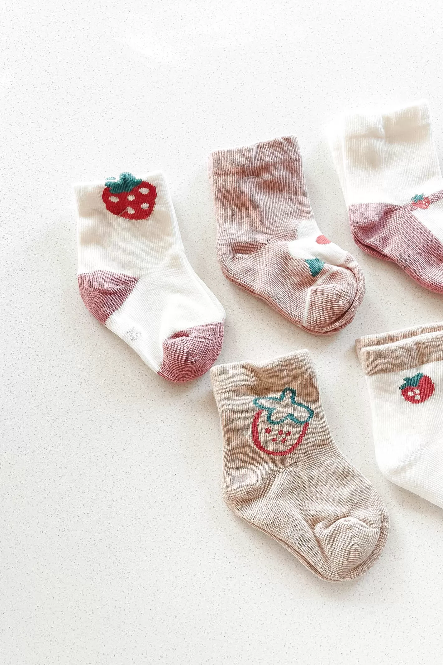 STRAWBERRY SOCKS / SET OF 5